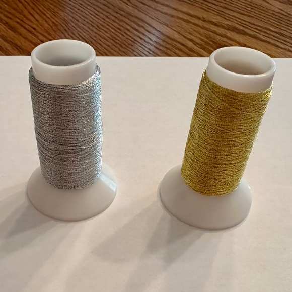 Mettler Polysheen (10) + OESD YenMet (2) Embroidery Thread Part. Used 12 Colors - Picture 7 of 7